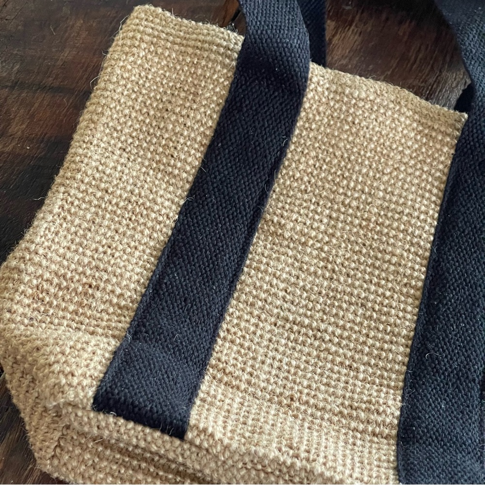 Wacoal Tan Woven Jute Cotton Tote Bag & Detachable Wristlet Double Black Straps - Picture 9 of 14